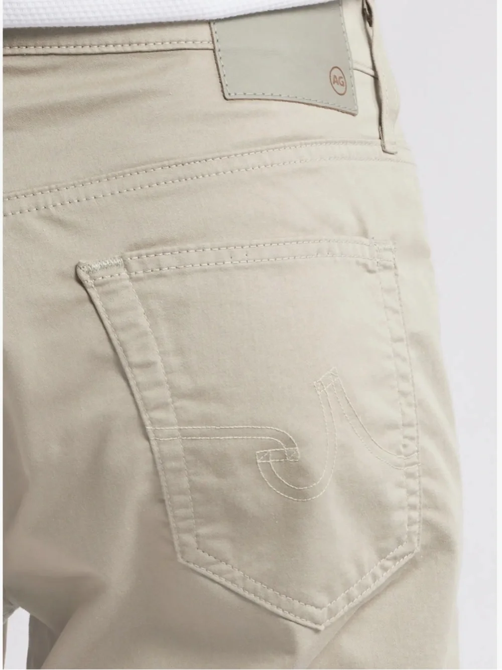 AG EVERETT AIRLUXE Performance pants in dry dust size 38. NWT